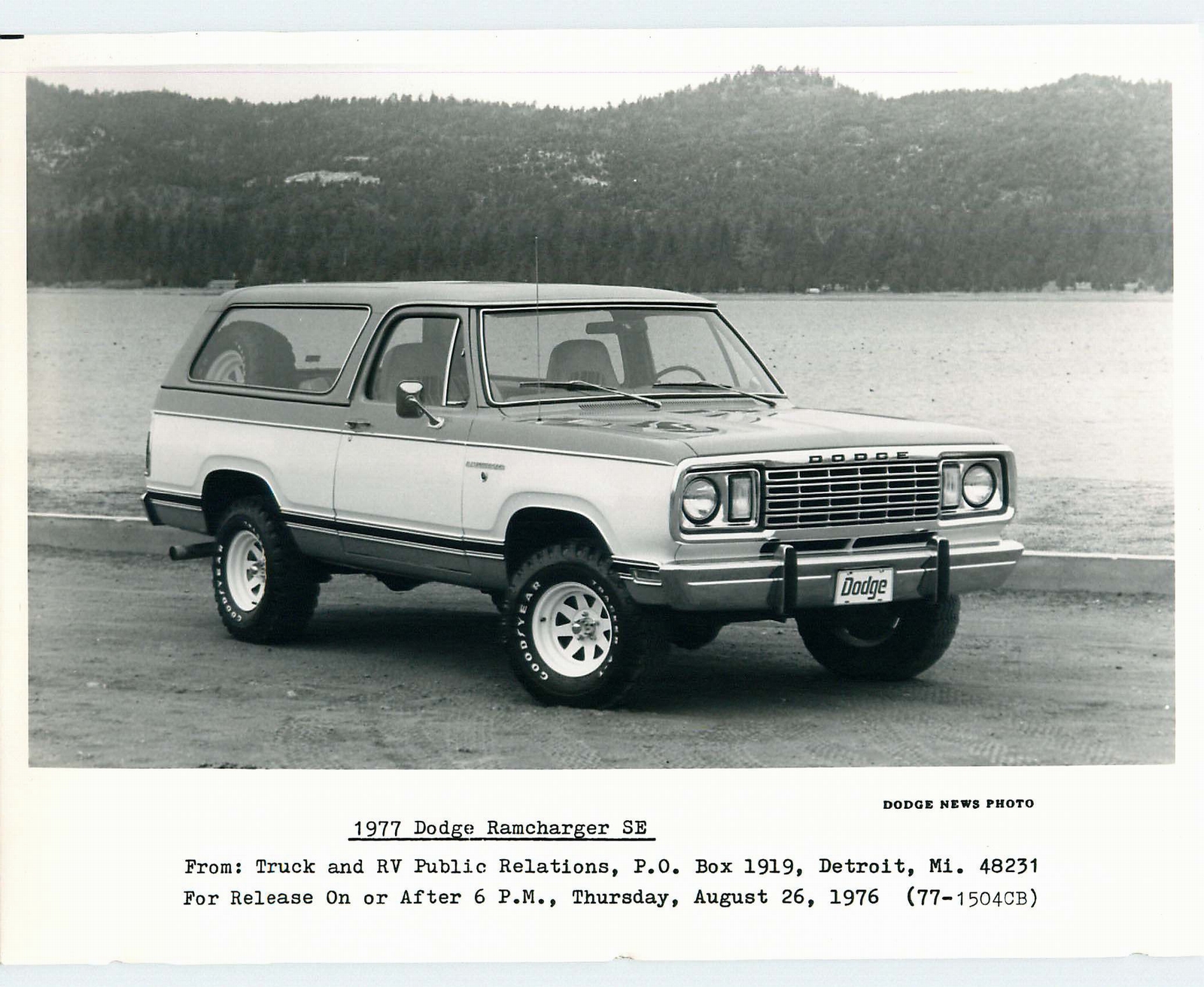 n_1977 Dodge Ramcharger PR Photo-07.jpg